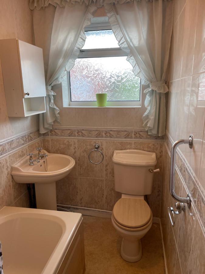 Spacious, Sleeps 17, 3 Bathrooms, Parking, Mansfield Exteriör bild