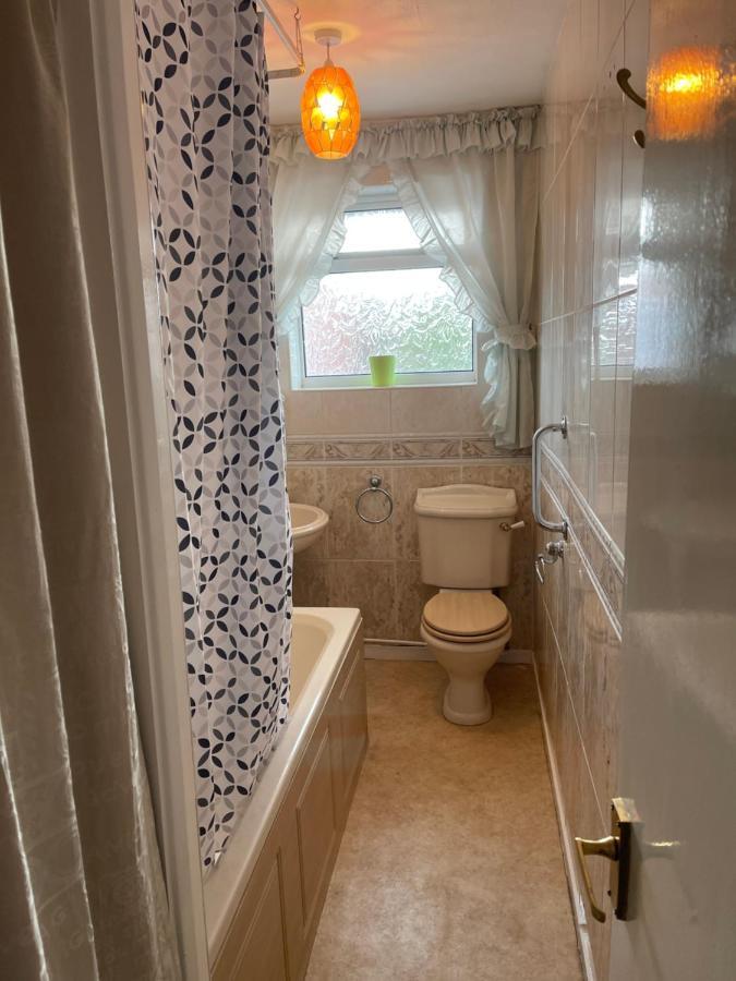 Spacious, Sleeps 17, 3 Bathrooms, Parking, Mansfield Exteriör bild
