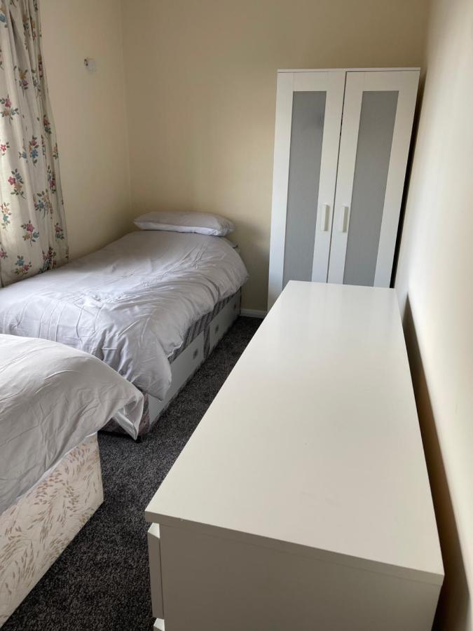 Spacious, Sleeps 17, 3 Bathrooms, Parking, Mansfield Exteriör bild