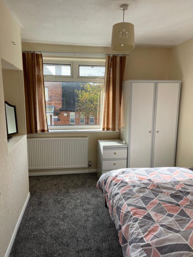 Spacious, Sleeps 17, 3 Bathrooms, Parking, Mansfield Exteriör bild