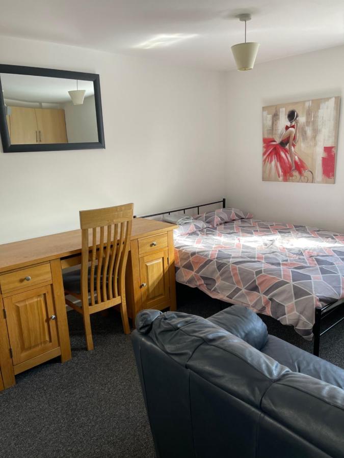 Spacious, Sleeps 17, 3 Bathrooms, Parking, Mansfield Exteriör bild
