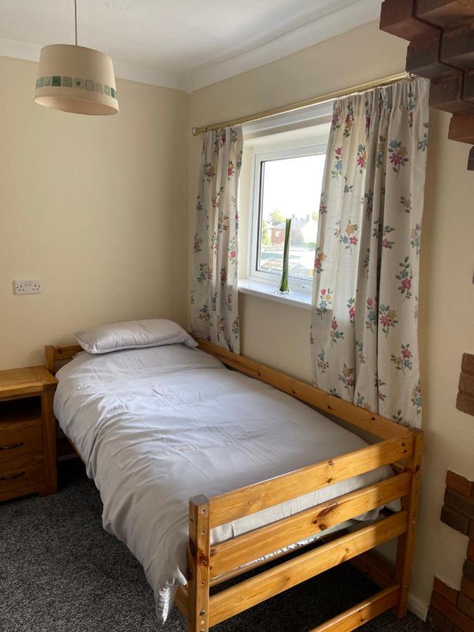 Spacious, Sleeps 17, 3 Bathrooms, Parking, Mansfield Exteriör bild