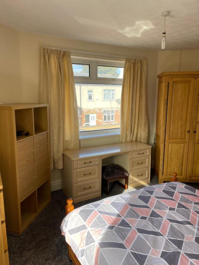 Spacious, Sleeps 17, 3 Bathrooms, Parking, Mansfield Exteriör bild